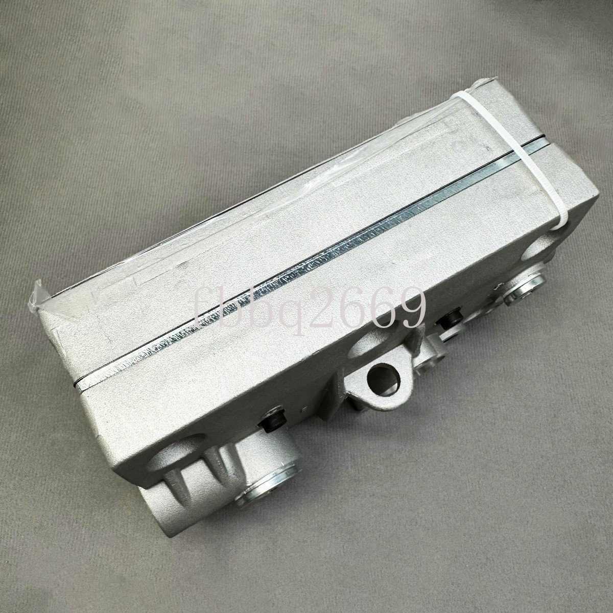 New Air Brake Compressor Cylinder Head For Volvo / Mack 9125129352 / 22203109