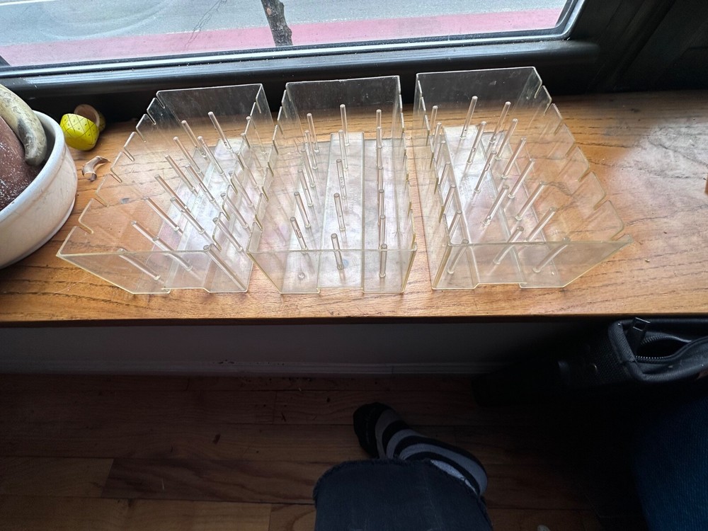 3 Spool Peg Thread Holders Clear Plastic Sewing Box Container w/ 40 pegs