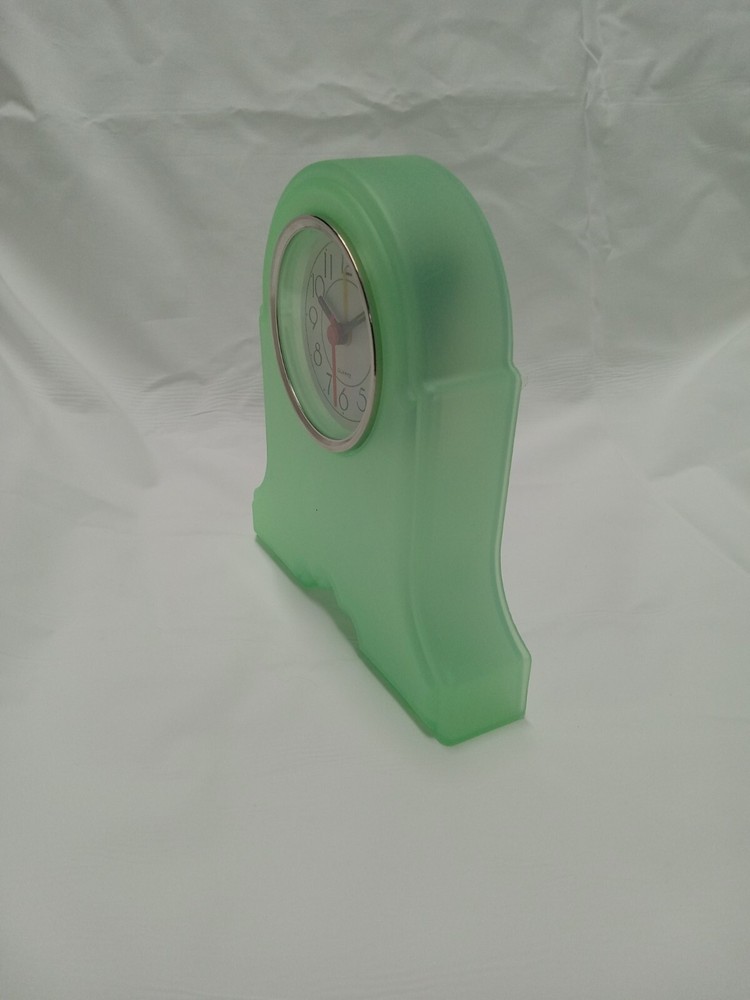 GREEN OVAL QUARTZ WITH ALARM CLOCK