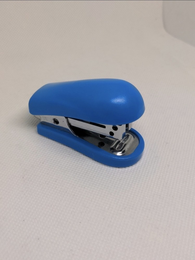 Mini Blue Stapler Staples - Travel Size - 26/6