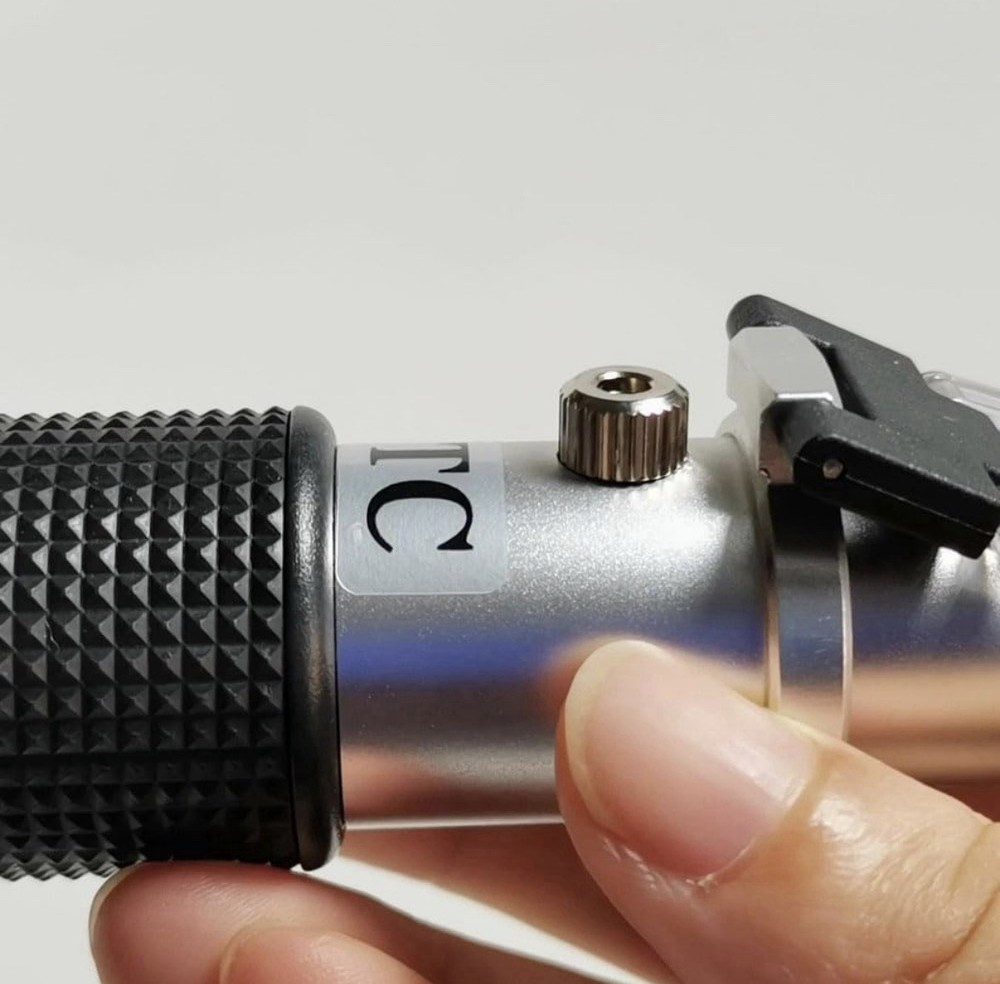 Brix Refractometer with ATC, Dual Scale - Specific Gravity & Brix, Hydrometer in