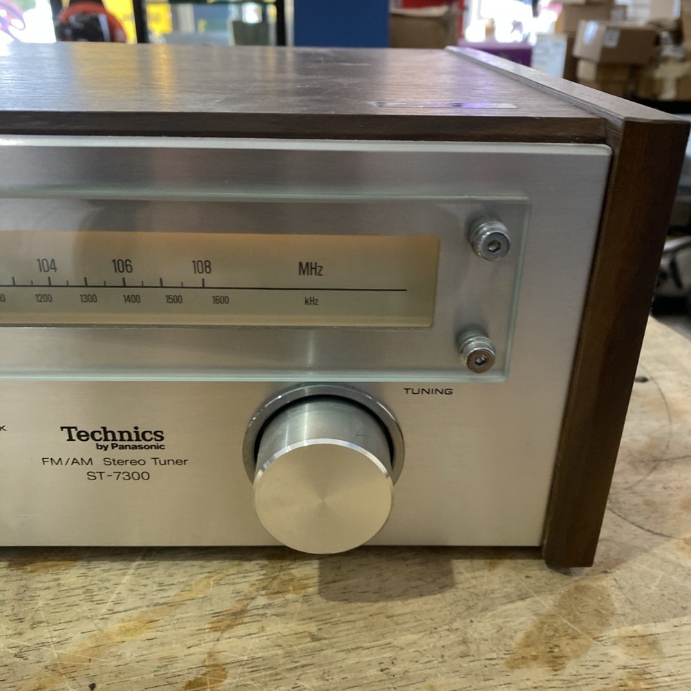 Technics ST-7300 Stereo Tuner - Works - Clean