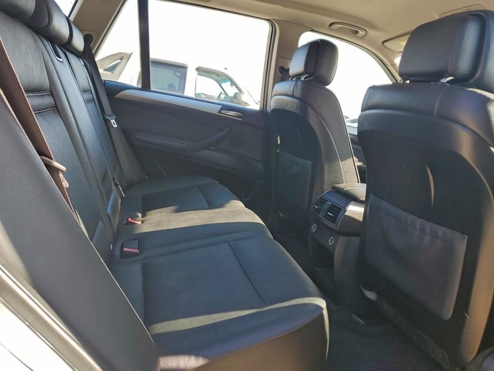 X5 2013 Glove Box 4999728