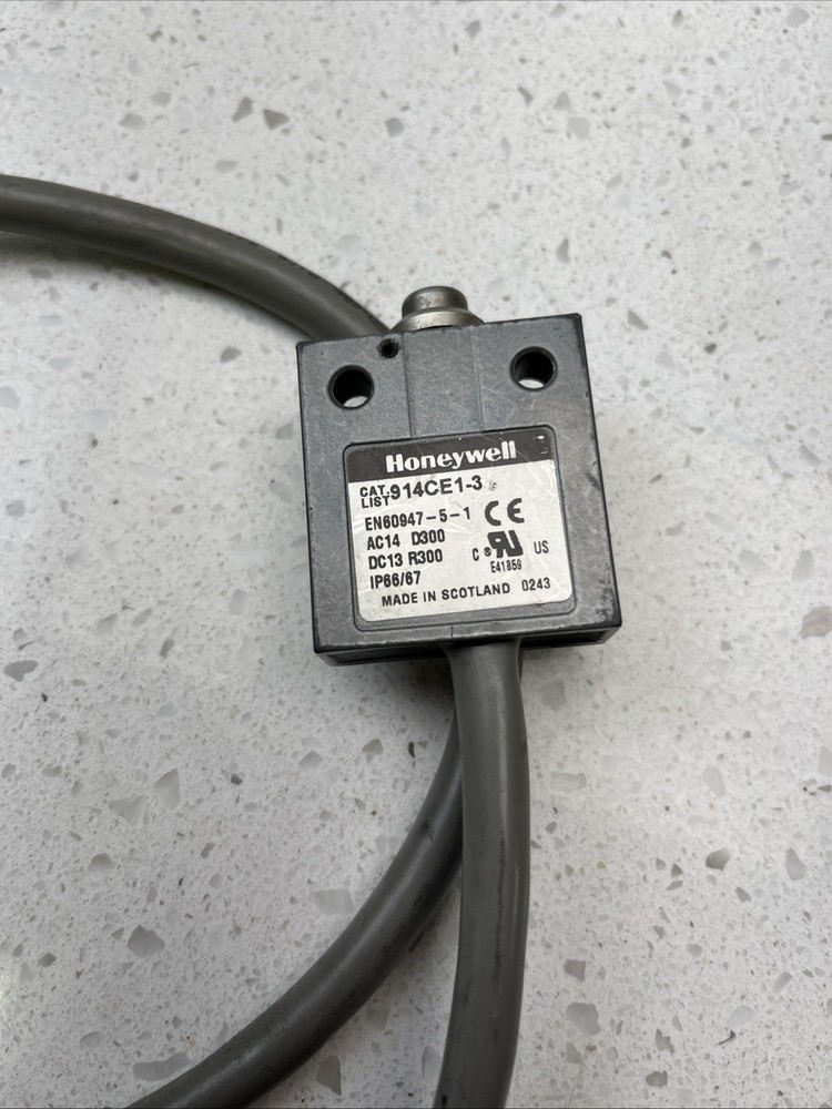 Honeywell 914CE1-3 Micro Switch Limit Switch