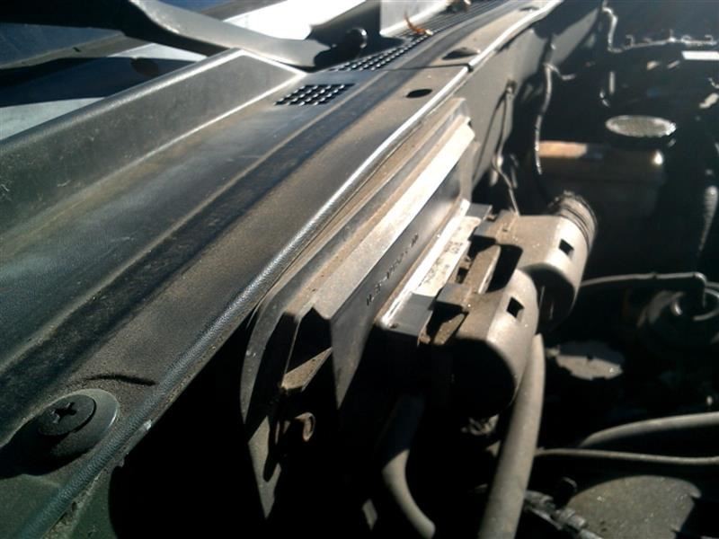 Engine ECM Electronic Control Module 3.0L ID 2L8A-AC Fits 02 Escape 3241982