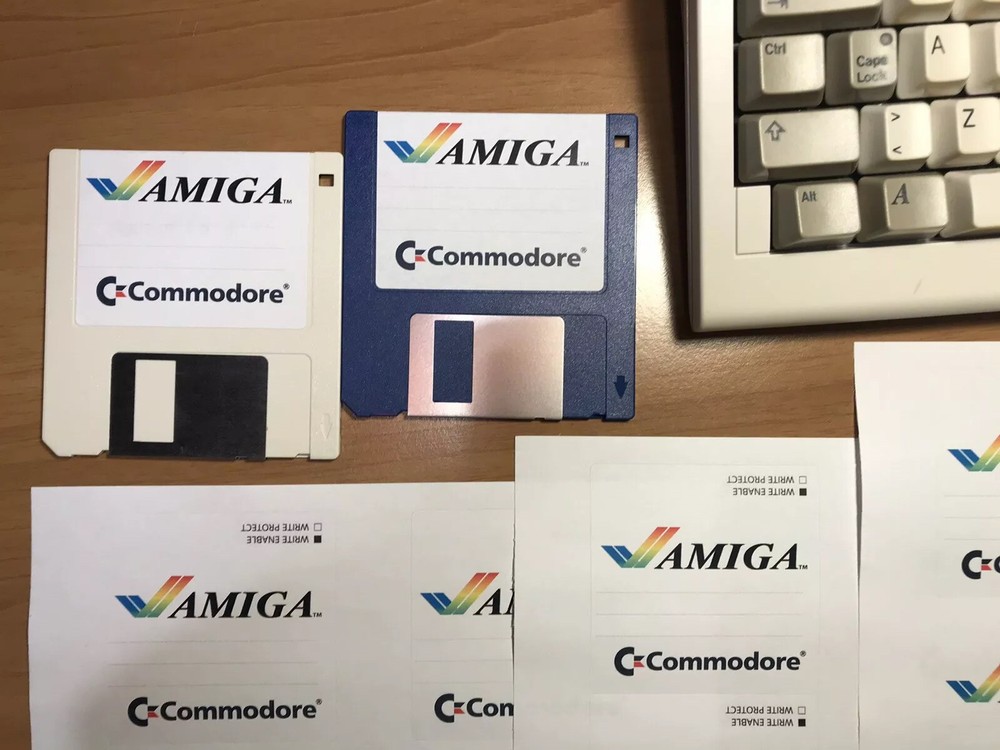 24 Etichette AMIGA per Floppy Disk 3,5 Pollici