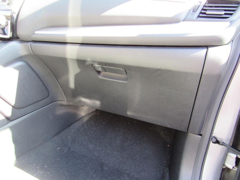 CR-V      2020 Glove Box 1004260