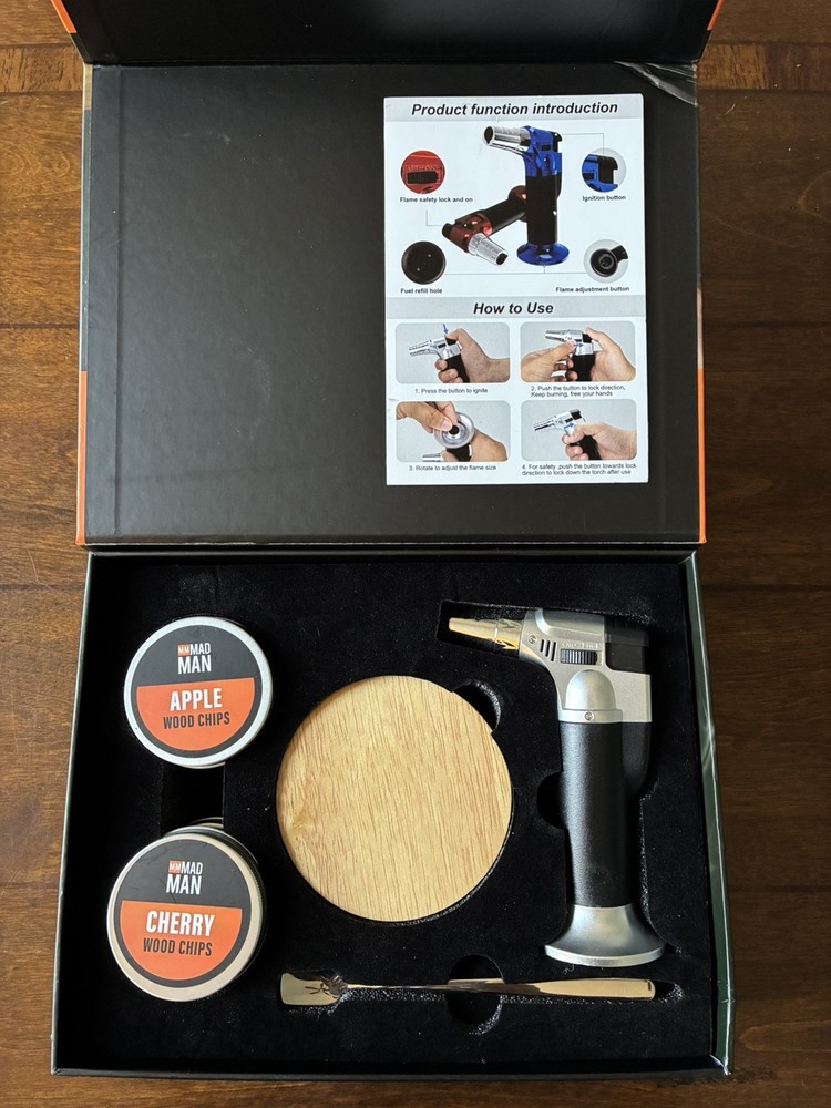 NIB Mad Man Whiskey Smoker Set