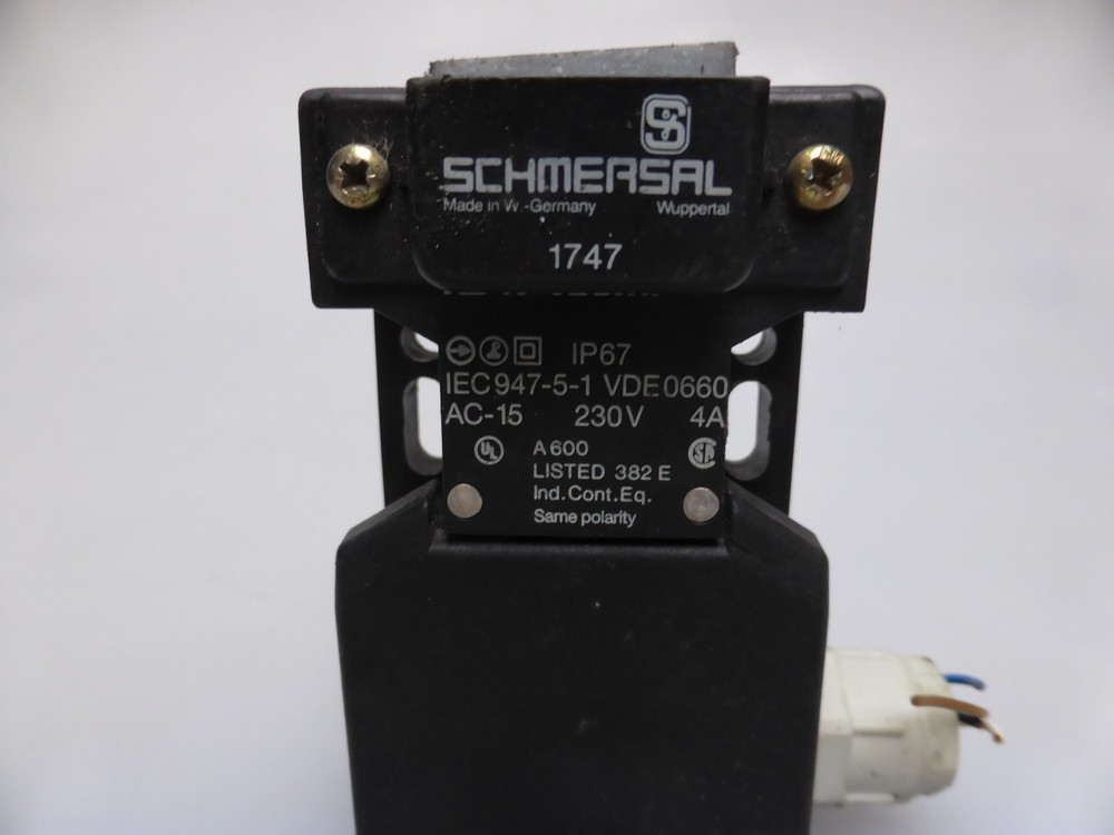 Schmersal Vde0660 230V; 1747