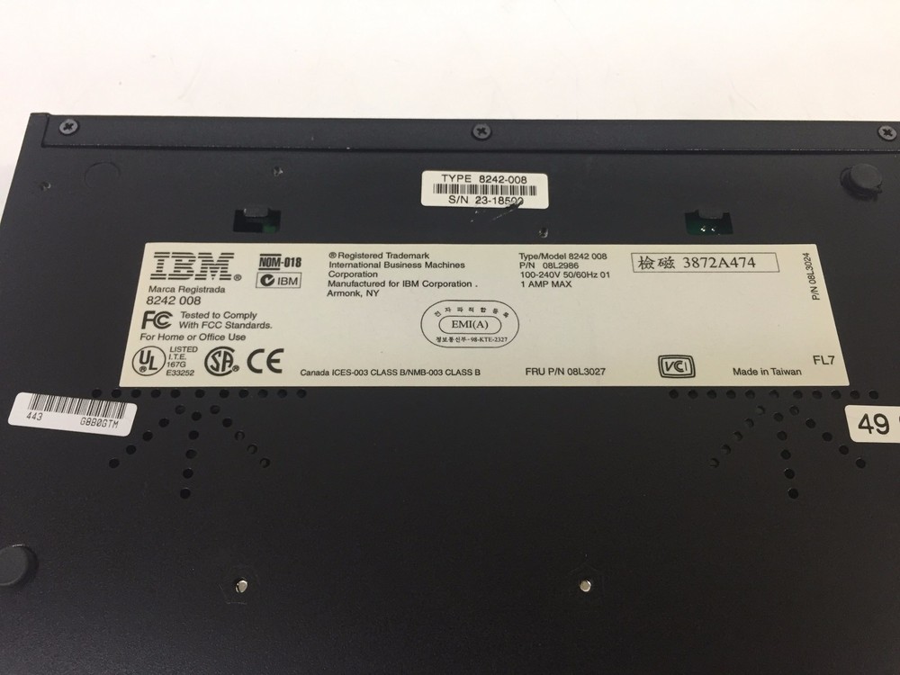 IBM 8242-008 8-Port Base Compact Network Hub 08L2986