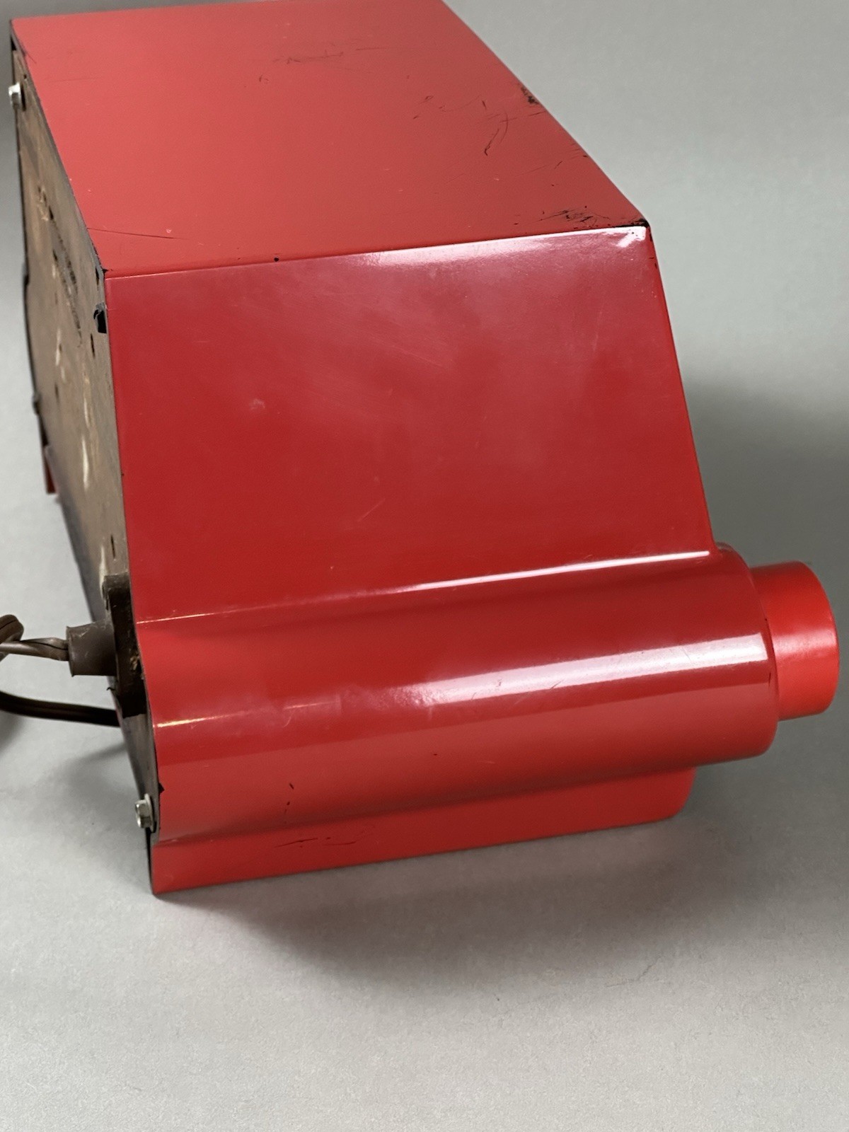 Vintage MCM 1950s Motorola 53H Tube Radio Red Atomic Age Powers On