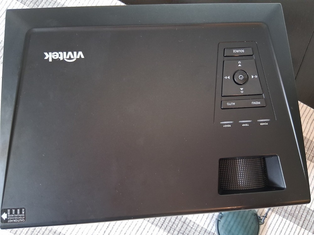 VIVITEK D825MS DLP Projector With Case, Remote, Cables