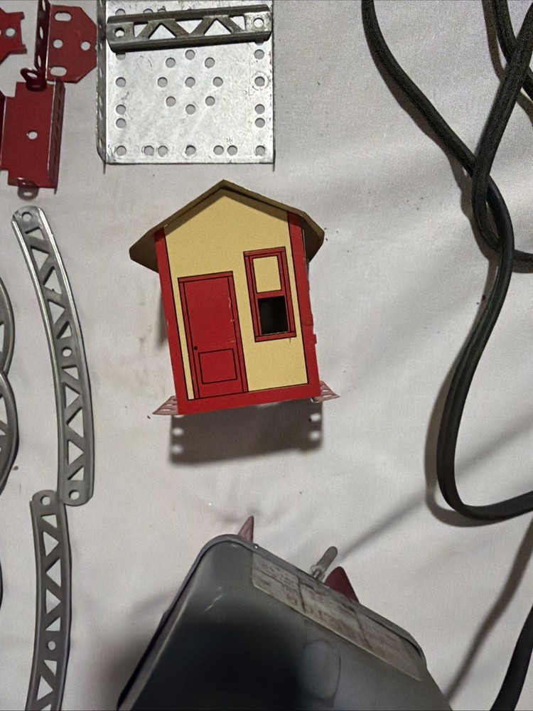 AC Gilbert Erector Set With Working A-47 Electric Motor