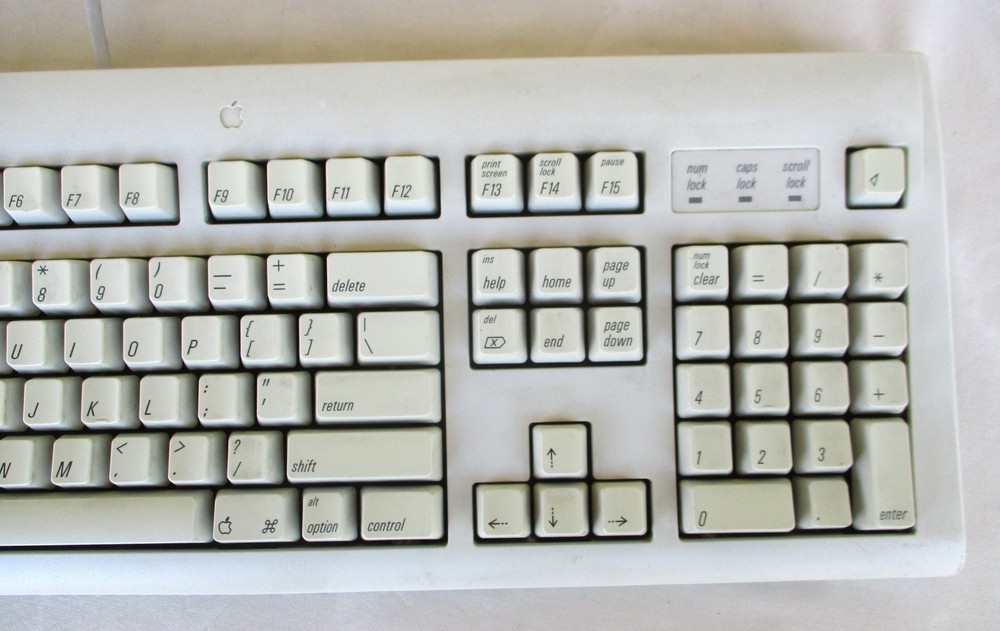 Vintage Apple Model M2980 Keyboard Very Nice But Untested