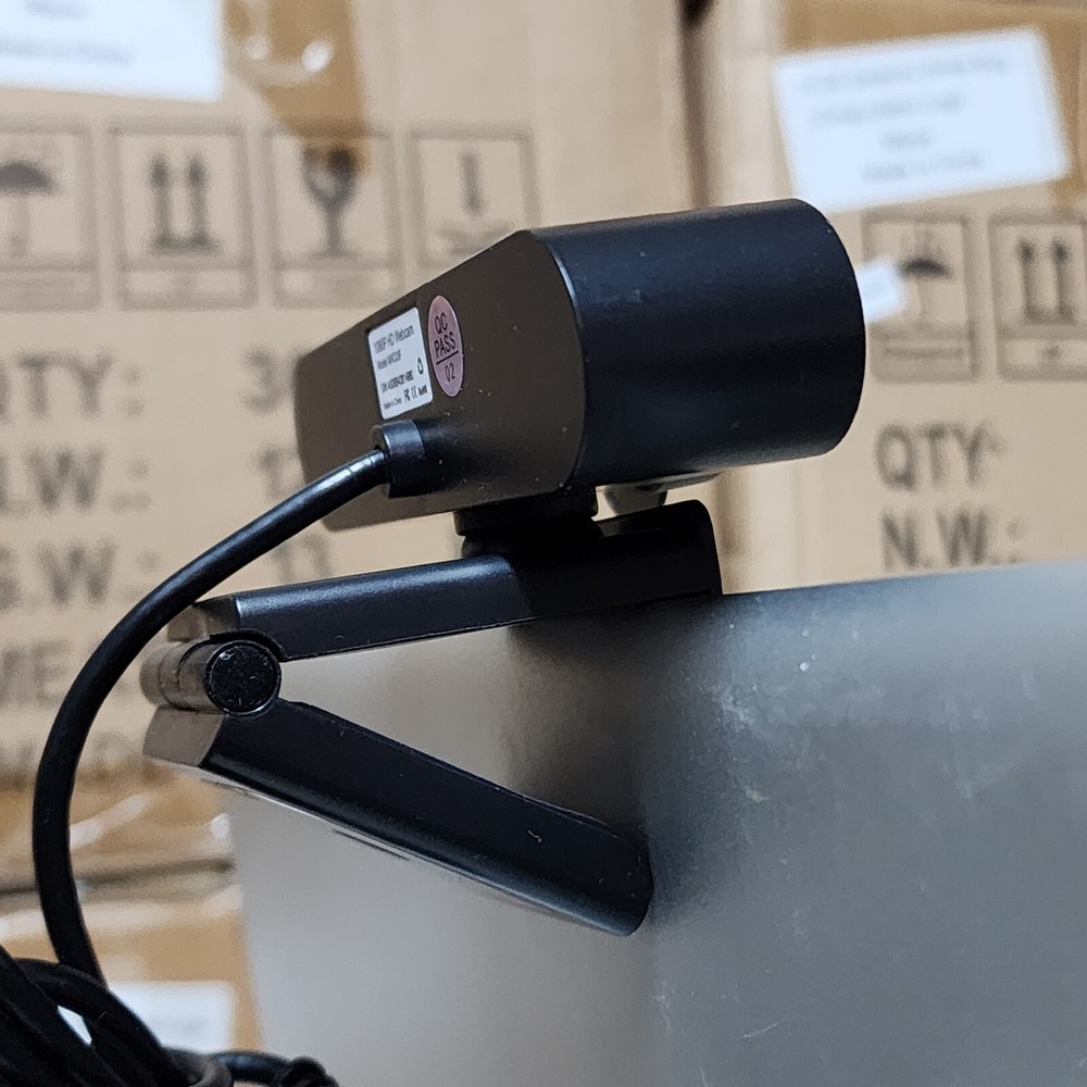 Aluratek 1080p HD Webcam with Microphone AWC03F Black