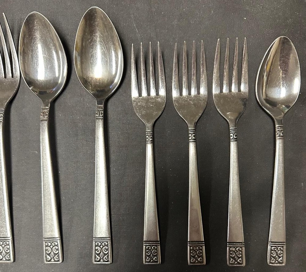 14 Pieces Custom Design Japan CUD1 Pattern Stainless Flatware Silverware