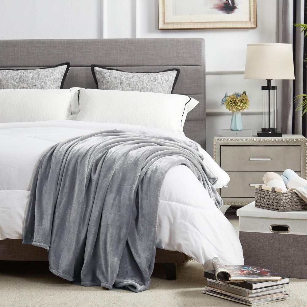 DREAMNINE Extra Large Soft Comfy Fluffy Queen Size - 90" x 90", Plain - Grey