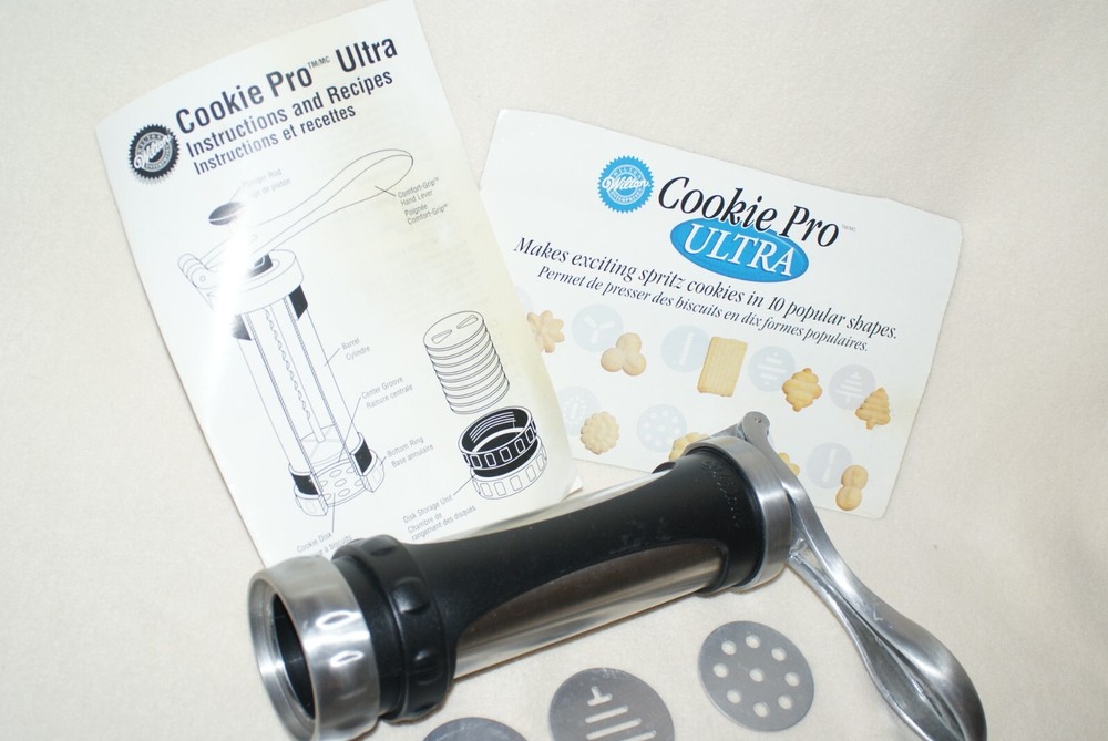 Wilton Cookie Press Pro Ultra -11 Pc Set - Used/VG