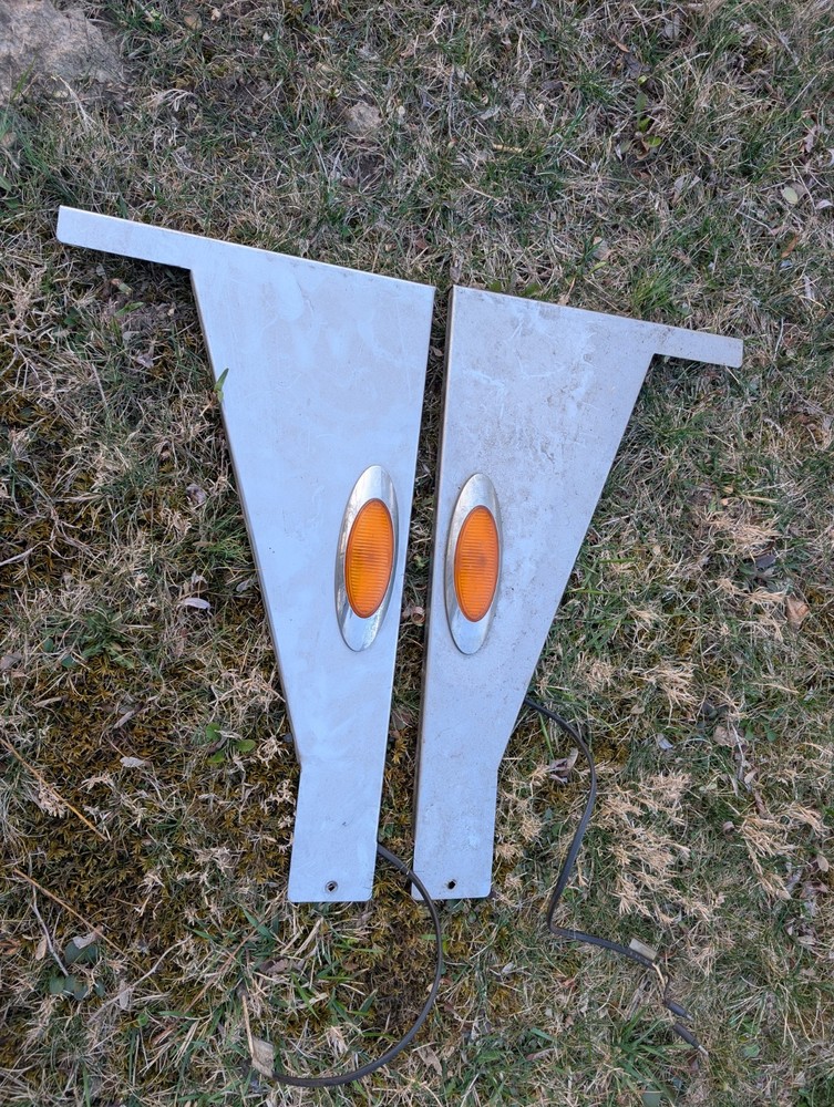 Panelite Cab Extension Lights Peterbilt 63" Bunk