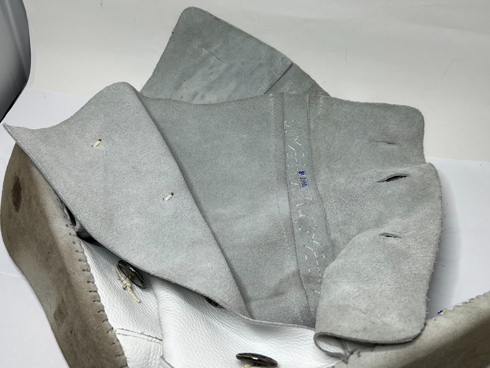 Native American - Vintage Handmade Leather Taos Powwow Moccasin Boots