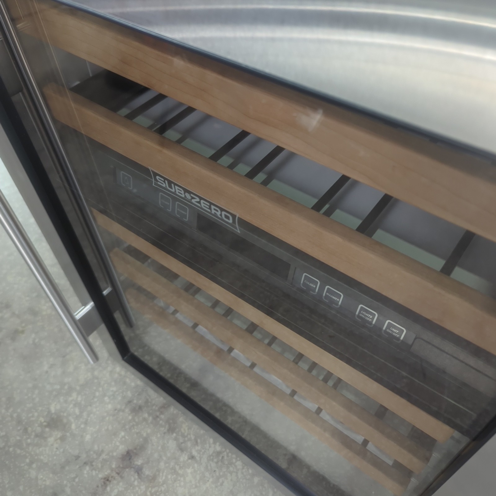 2014 Sub-Zero 424FS 24" Stainless Steel Standalone/Undercounter Wine Cooler