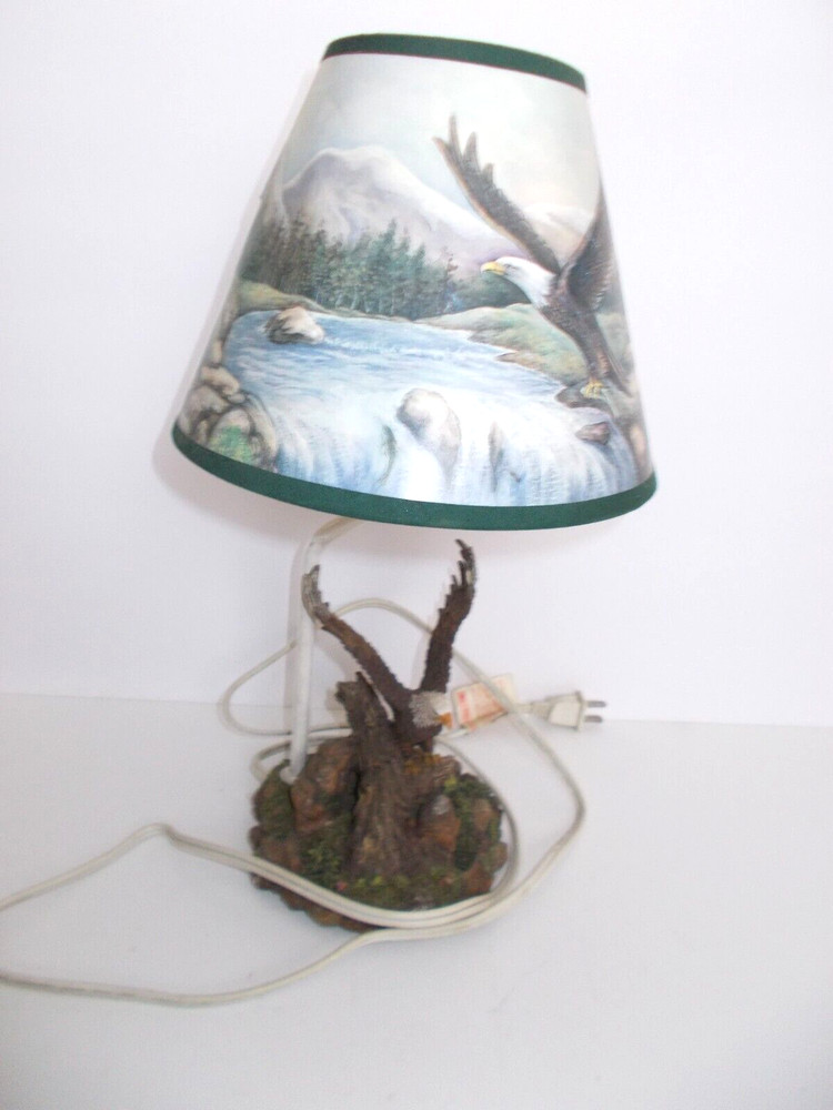 NIGHT LIGHT WITH EAGLE FIGURE