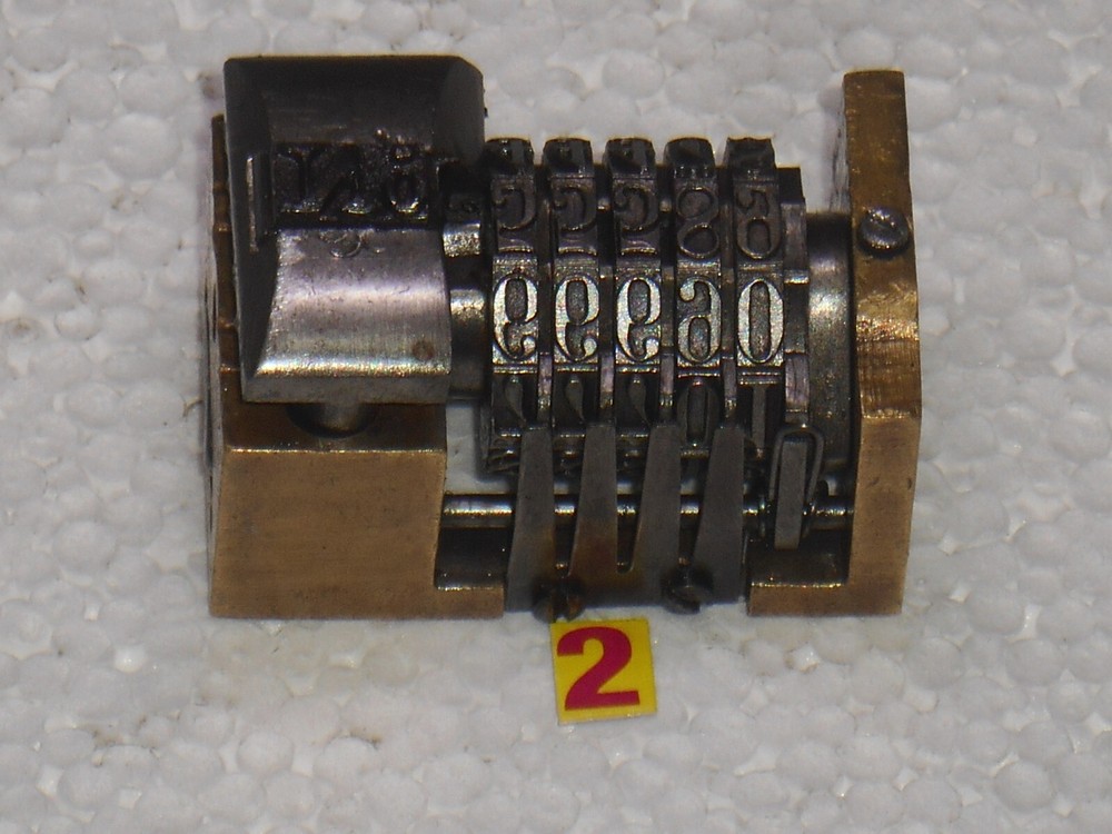 Roberts Reverse letterpress numbering machine | 2