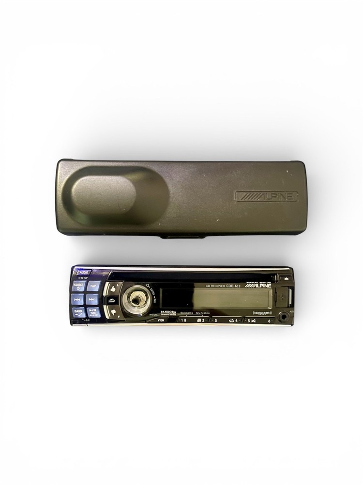 Alpine CDE‑123 Faceplate Only – w/case – Missing Volume Knob - great condition.