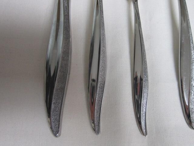 Oneida Craft Stainless Deluxe Flatware 5-Pc. Place Setting - Textura