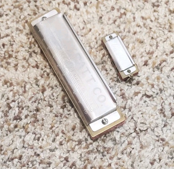 WM. Kratt Co Professional Hit-Parade Harmonica in Box w/Keychain Harmonica