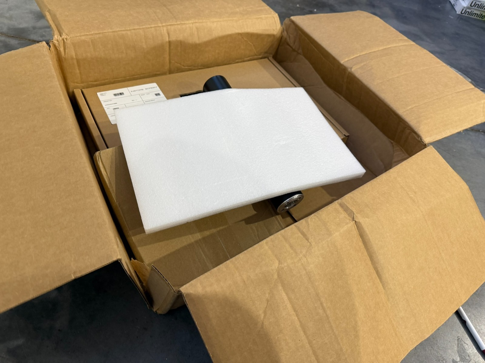 Lenovo 40EMTP9027 InTouch 156b In Store Screen 15.6" TOuchscreen Open Box