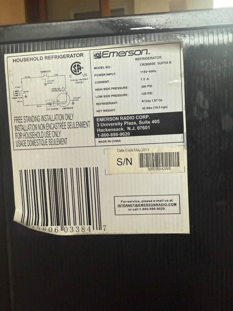 Emerson CR286BSE - Mini Fridge - 2.8 cubic foot