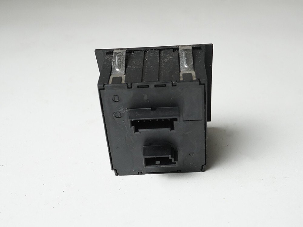 2007 - 2010 Bmw 3 Series E90 E91 E92 E93 Hazard Dtc Lock Central Switch 6945652