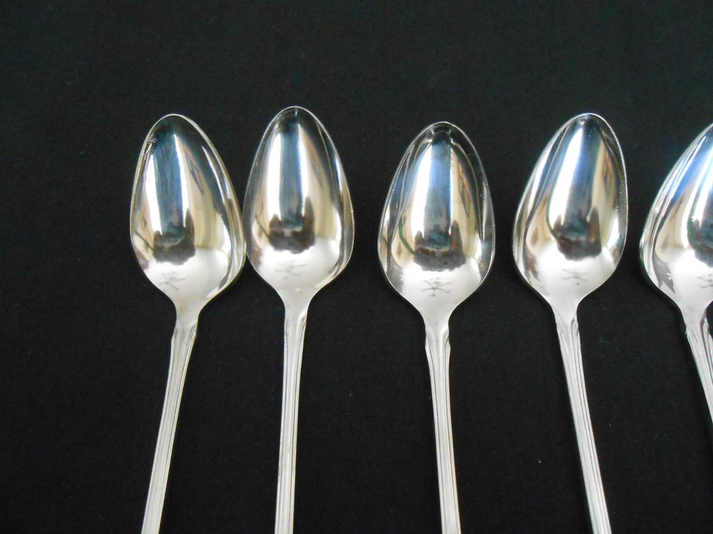 7 STAINLESS FLATWARE ICED TEA SPOONS 8" JAPAN UNKNOWN PATTERN LINE SCROLLS