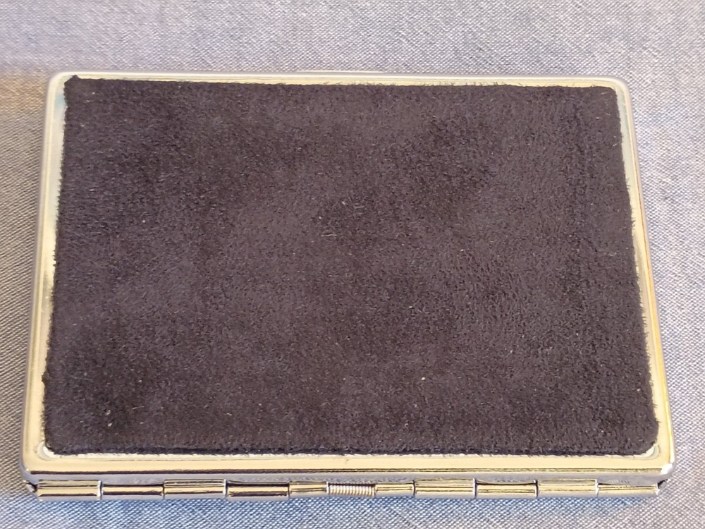 Cigarette Case by VATRA -Broken Heart-