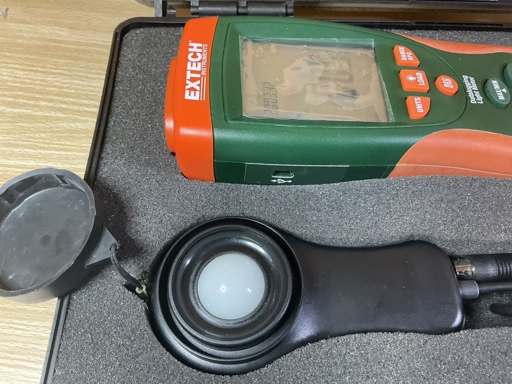 Extech HD450 Light Meter - Orange