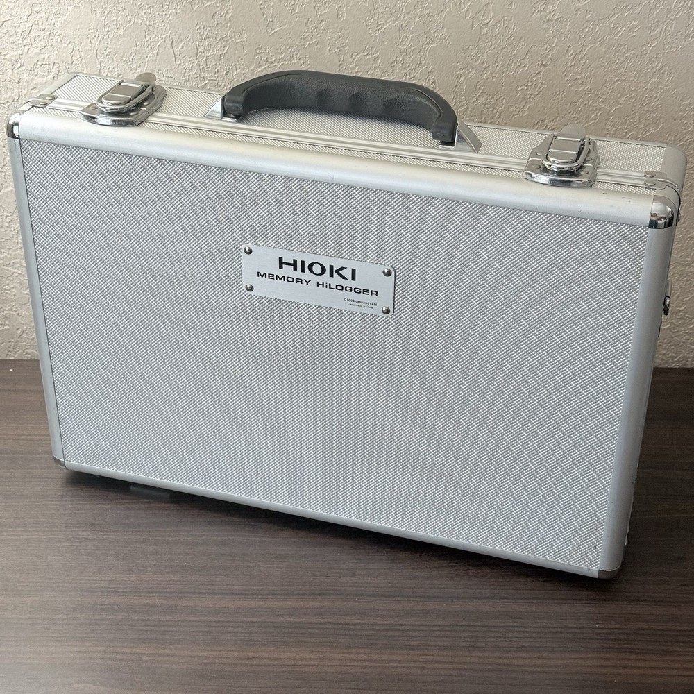 Hioki Data Memory Logger HiLogger LR8450 With (2) Voltage Temp Unit U8550