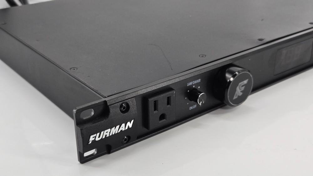 Furman Sound Classic PL-PLUS DMC Line Conditioner