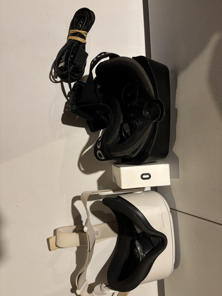 Meta Oculus Quest 2 128GB VR + Oculus Development Kit 2 w/ Pre-Downloaded Games