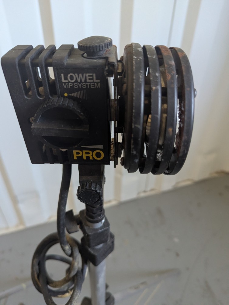 Lowel ViP System Pro Light (with stand) comes as a pair (2)