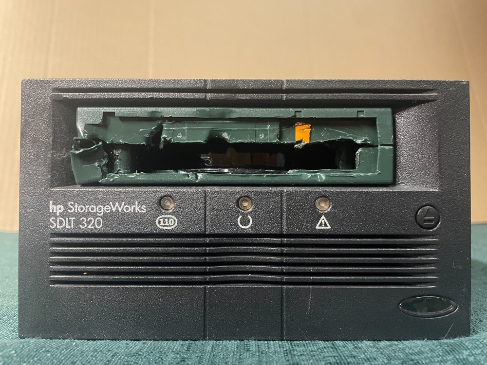 HP StorageWorks SDLT 320 Internal Tape Drive TR-S23AA-CM