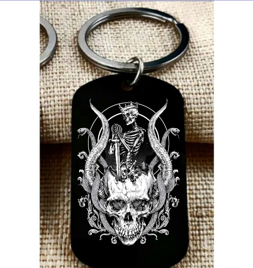 Skelton King Horror Art Keychain