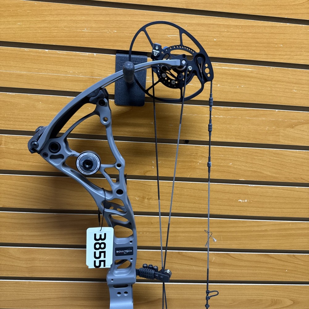 Item 3855 - Bowtech Archery Compound Bow - Core SR - RH - Charcoal - #70