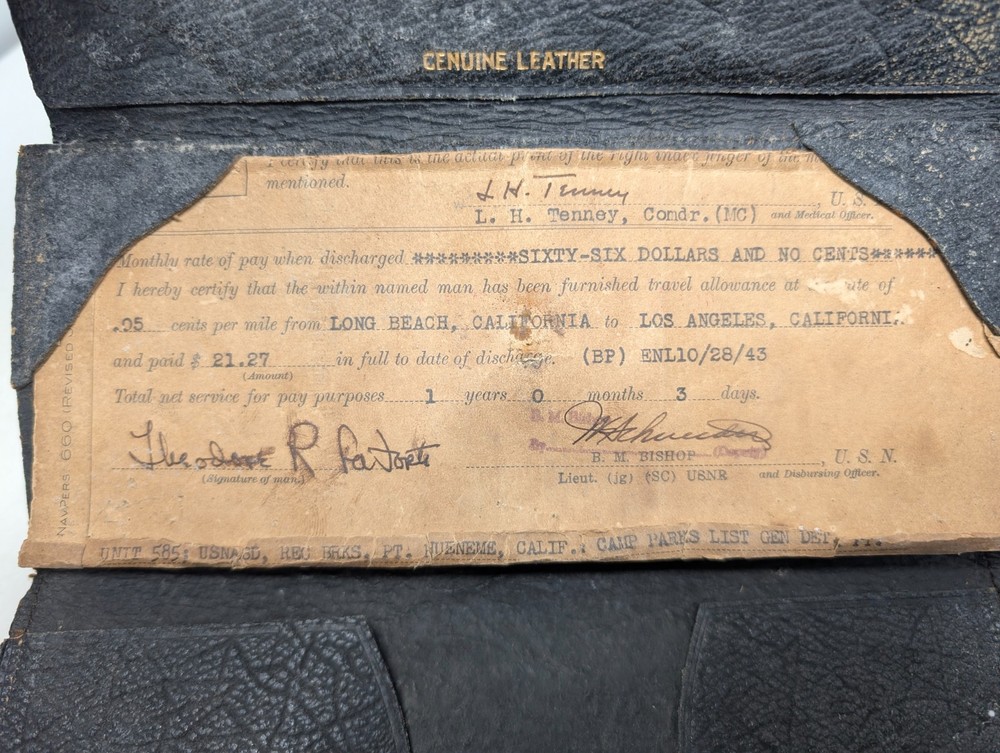WWII US Navy Honorable Discharge Leather Folder w/ Original Documents (231)