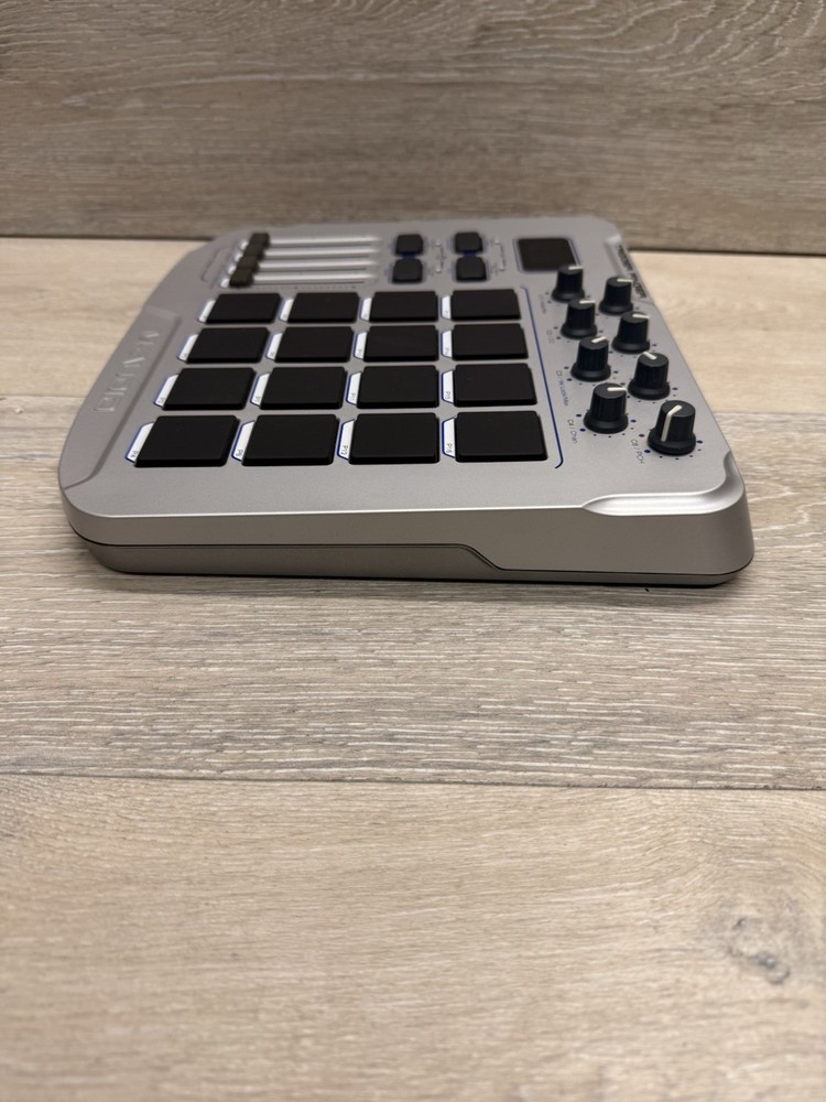M-Audio Trigger Finger USB 16-pad MIDI Drum Control Surface No Power Cord
