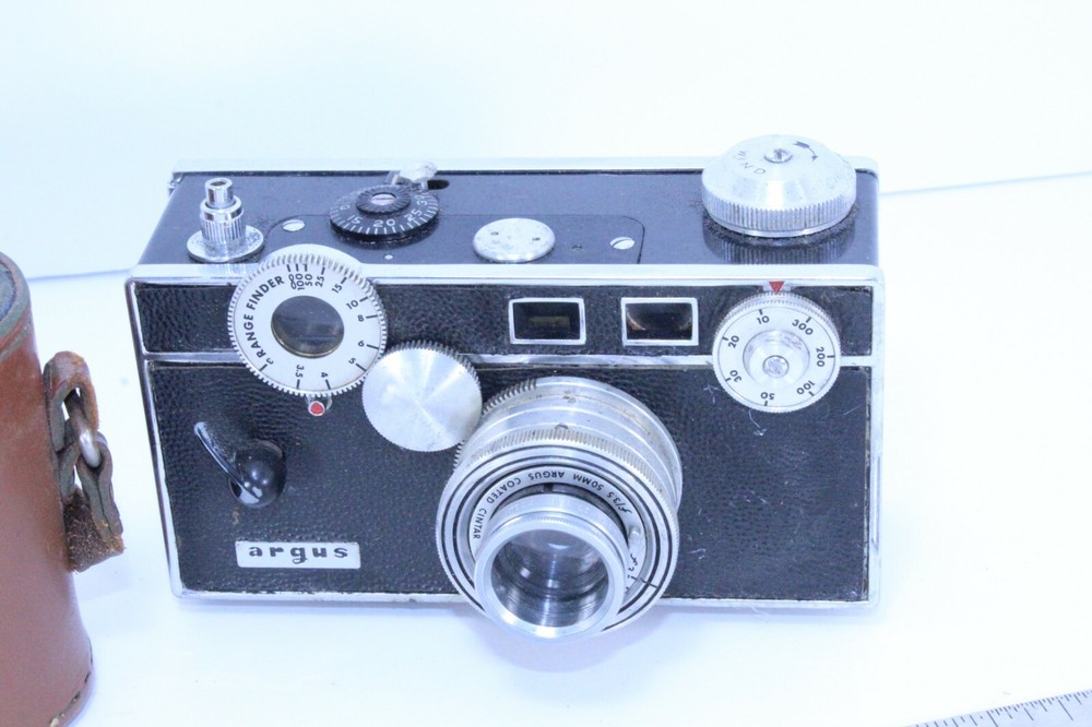 Vintage Argus C3 Brick Rangefinder Camera With Case