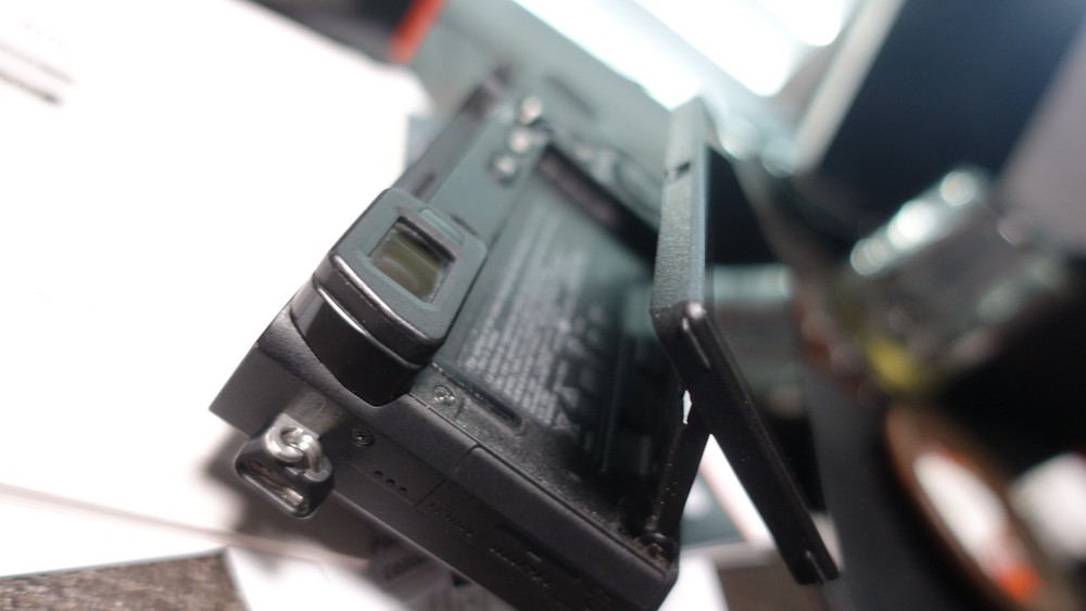 Sony a6300 Mirrorless Camera - Used (3475 shutter count) Needs sensor cleaned