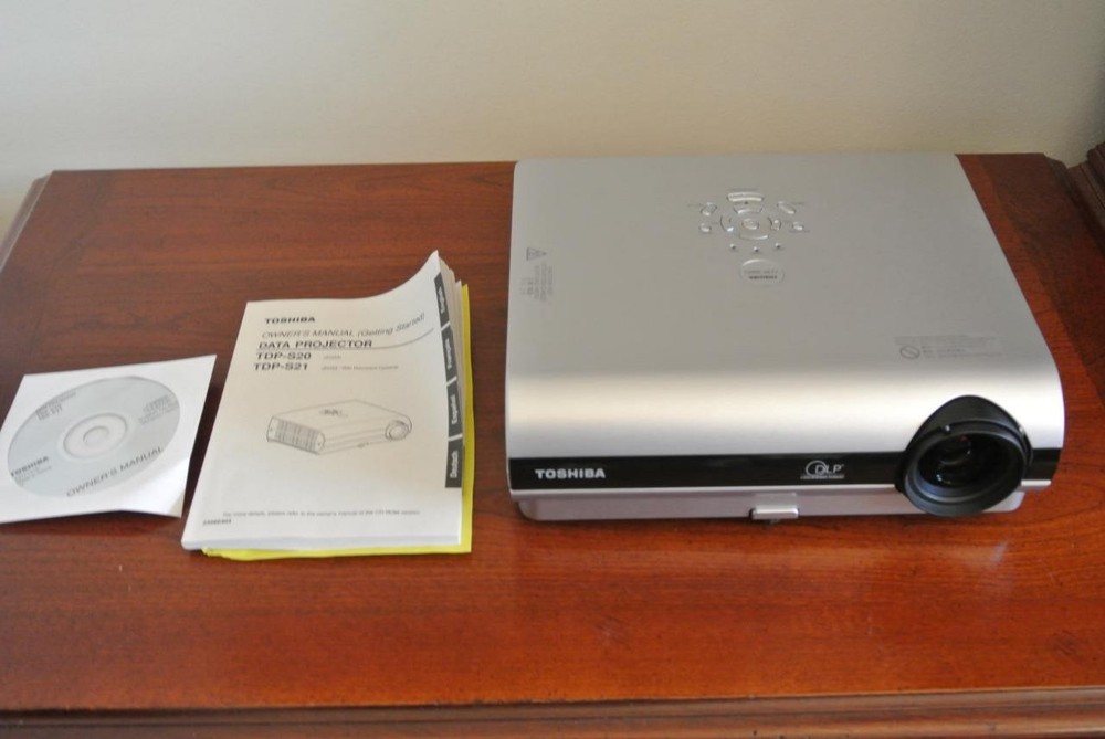 Toshiba DLP TDP-S20 Ceiling or Desktop Projector Bulb & Software