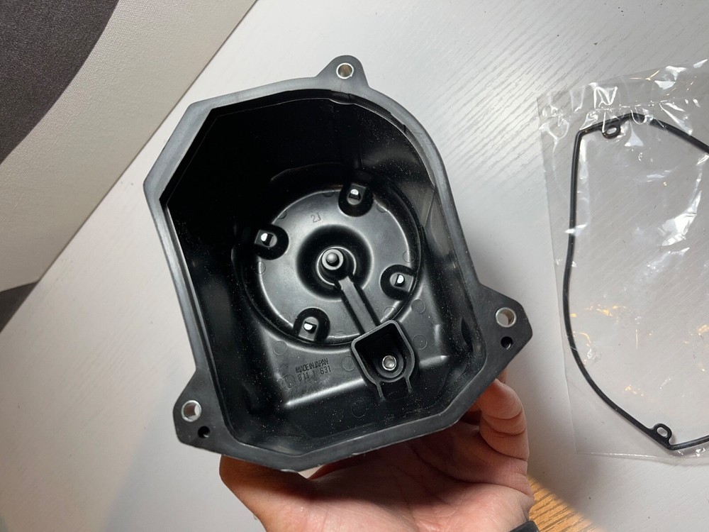 Napa Echlin EP556 Distributor Cap, Black