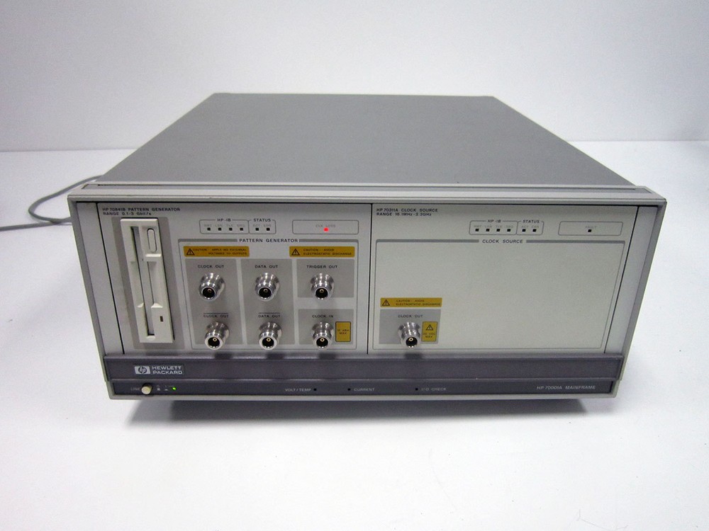 HP 70001A MAINFRAME WITH 70841B PATTERN GENERATOR & 70311A CLOCK SOURCE